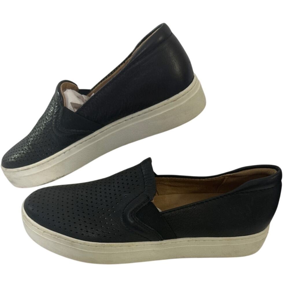 NATURALIZER Black Loafers Size 7.5M